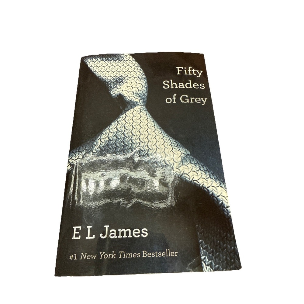 Fifty Shades Of Grey: Book One of the Fifty Shades Trilogy (Fifty Shades of ...
